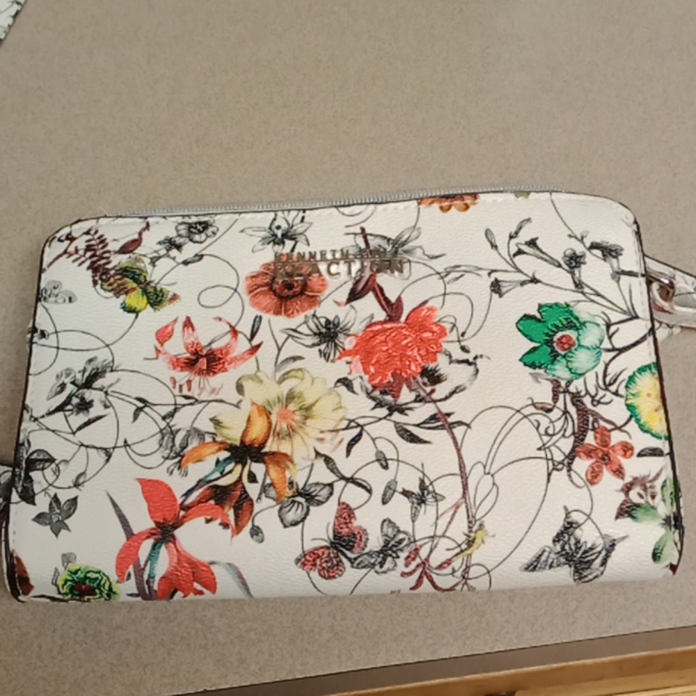 Kenneth cole reaction purse